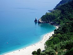 Pefkoulia Beach 